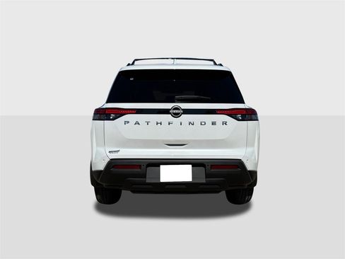 New 2025 Nissan Pathfinder SV image 4