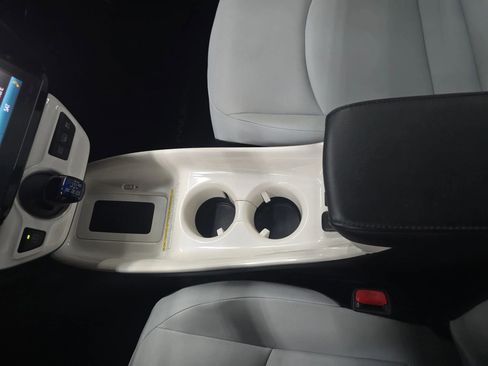 Used 2019 Toyota Prius Prime Premium image 32