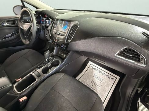 Used 2017 Chevrolet Cruze LT w/ Convenience Package FWD image 30