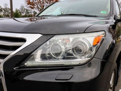 Used 2013 Lexus LX 570 4WD image 25