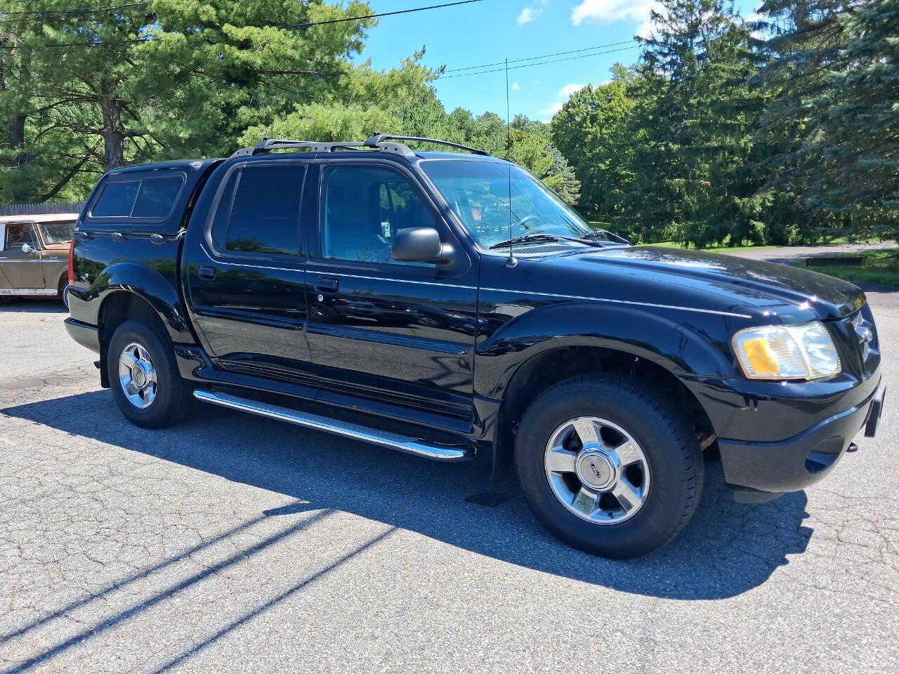 Used 2005 Ford Explorer Sport Trac 4x4 image 8