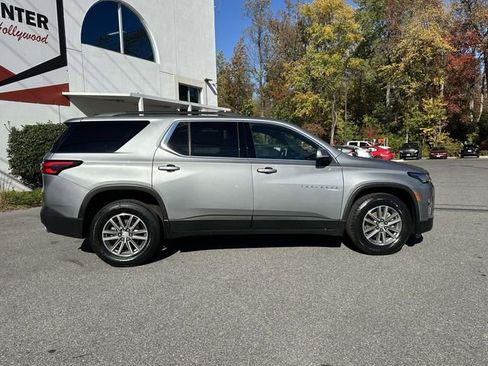 Used 2023 Chevrolet Traverse LT image 24