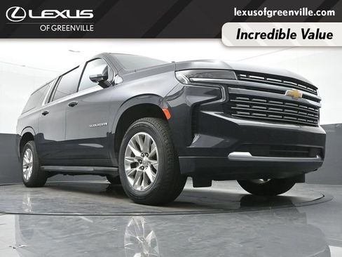 Used 2023 Chevrolet Suburban Premier image 37