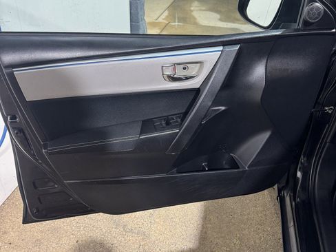 Used 2014 Toyota Corolla LE image 12