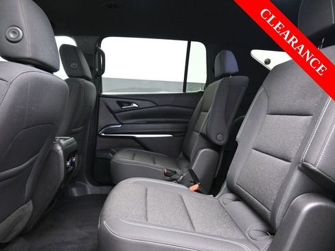 Used 2025 Chevrolet Traverse LT w/ Driver Confidence Package image 18