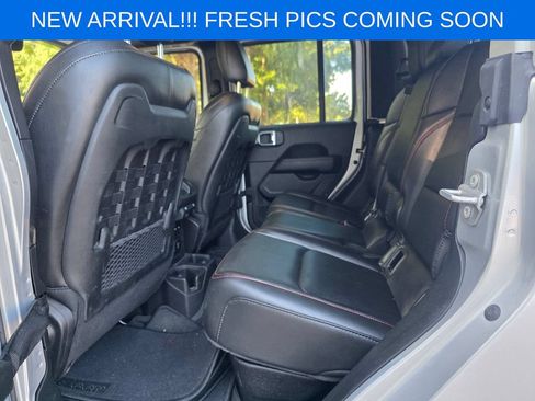 Used 2022 Jeep Gladiator Rubicon w/ Cold Weather Group AWD/4WD image 15