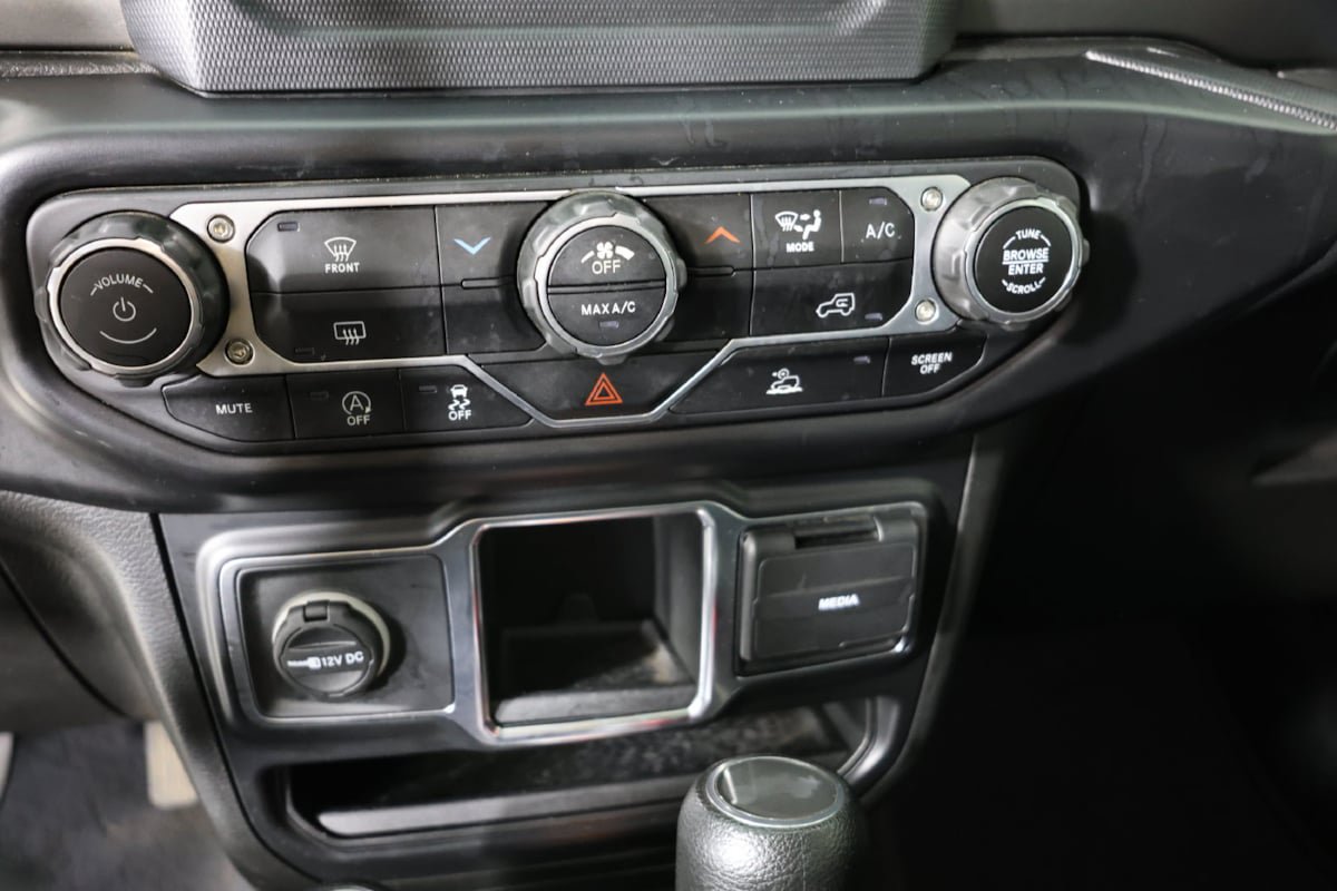 Used 2022 Jeep Wrangler Unlimited Sport AWD/4WD image 7