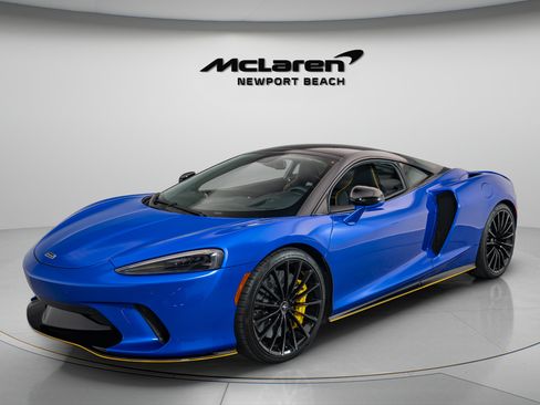 Used 2023 McLaren GT RWD image 3