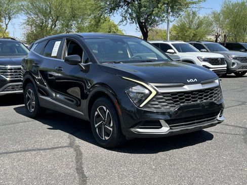 Used 2023 Kia Sportage LX AWD/4WD image 4
