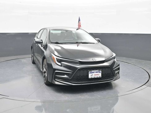 Used 2024 Toyota Corolla SE FWD image 2