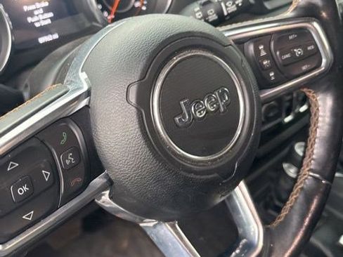 Used 2021 Jeep Wrangler Unlimited Sahara AWD/4WD image 17