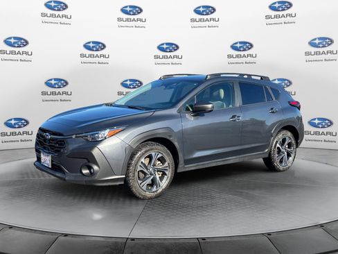 Used 2024 Subaru Crosstrek 2.0i Premium AWD/4WD image 2