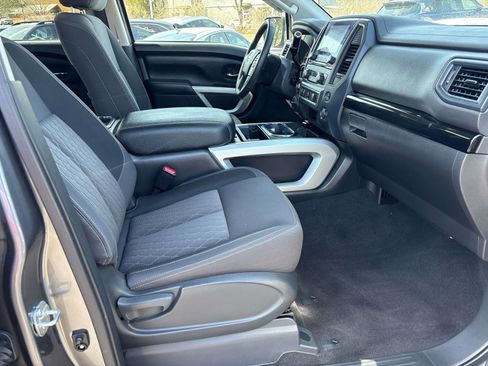 Used 2024 Nissan Titan SV w/ SV Convenience Package image 13