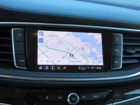 Used 2023 Buick Enclave Premium image 18