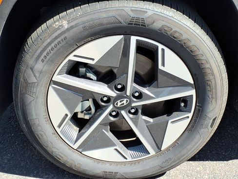 Certified 2025 Hyundai Tucson SEL AWD/4WD image 9