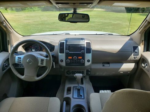Used 2016 Nissan Frontier SV AWD/4WD image 14