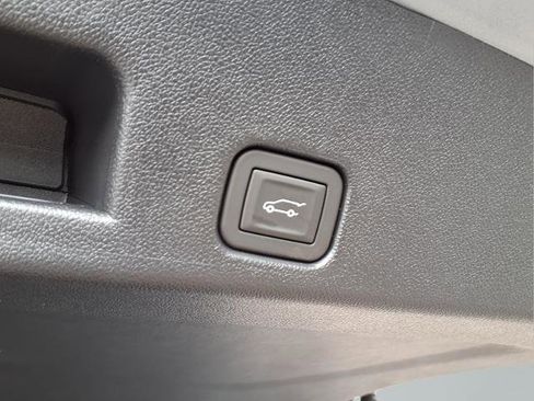 Used 2025 Chevrolet Traverse LT w/ LPO, Floor Liner Package image 24