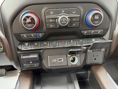 Used 2021 Chevrolet Silverado 3500 LTZ w/ LTZ Premium Package AWD/4WD image 16
