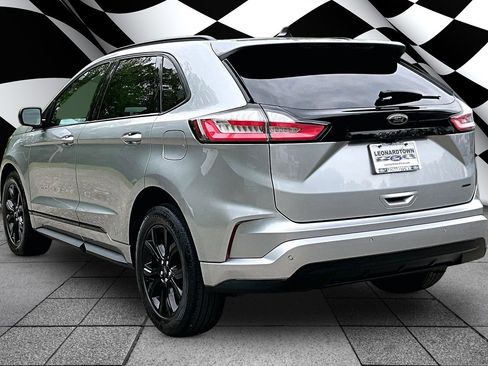 Certified 2022 Ford Edge SE w/ Black Appearance Package AWD/4WD image 12