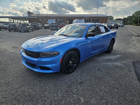 Used 2023 Dodge Charger SXT image 2