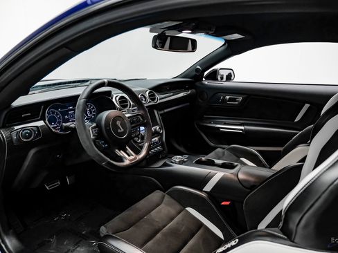 Used 2020 Ford Mustang Shelby GT500 w/ Carbon Fiber Track Pack image 36