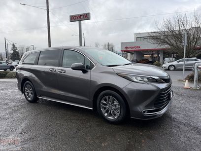 Certified 2023 Toyota Sienna XLE