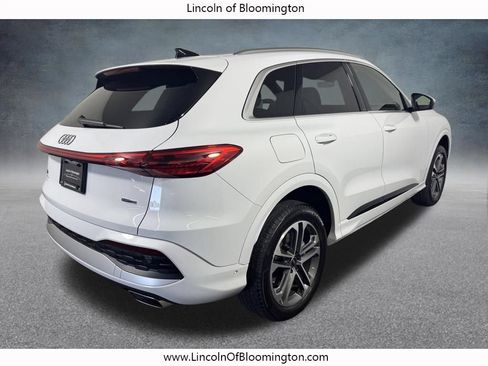 Used 2025 Audi Q5 Premium w/ Convenience Package AWD/4WD image 7