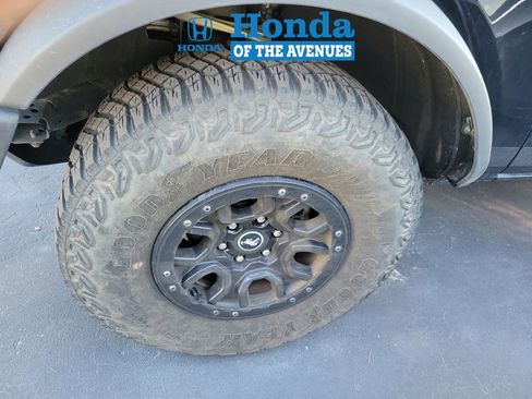 Used 2023 Ford Bronco Wildtrak image 4