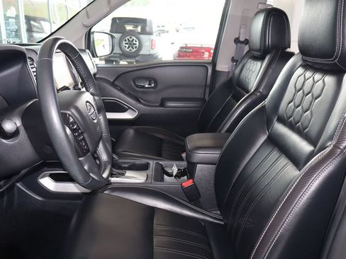 Used 2022 Nissan Frontier SV w/ SV Premium Package AWD/4WD image 15