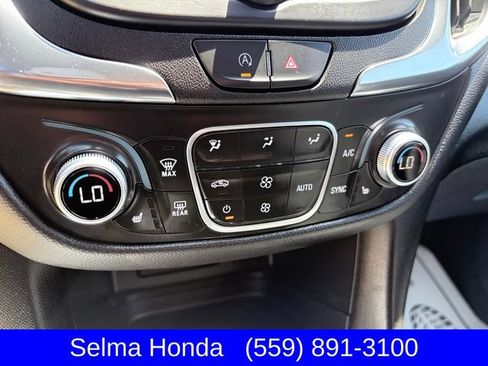 Used 2023 Chevrolet Equinox LT FWD image 17