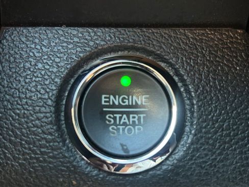 Used 2016 Ford F150 Platinum w/ Equipment Group 701A Luxury AWD/4WD image 27