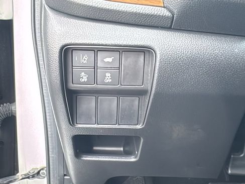 Used 2018 Honda CR-V Touring image 16