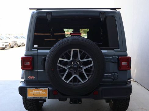 Used 2024 Jeep Wrangler Unlimited Sahara w/ Technology Group AWD/4WD image 4