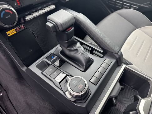 Used 2024 Toyota Tacoma TRD Sport w/ TRD Sport Upgrade Package image 32