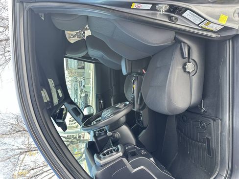 Used 2018 Toyota Tacoma TRD Sport w/ Technology Package AWD/4WD image 17
