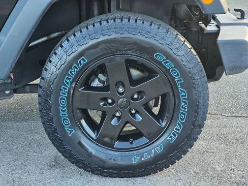 Used 2018 Jeep Wrangler Sport image 10