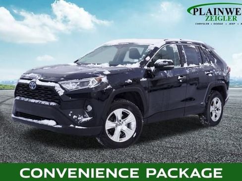 Used 2020 Toyota RAV4 XLE image 1