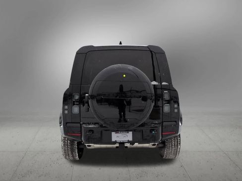 New 2026 Land Rover Defender 110 X-Dynamic SE image 5