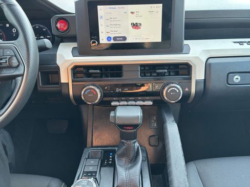 Used 2024 Toyota Tacoma TRD Off-Road image 17