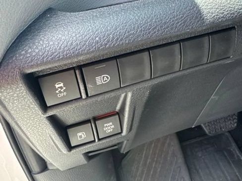 Used 2026 Toyota Sienna XLE FWD image 15