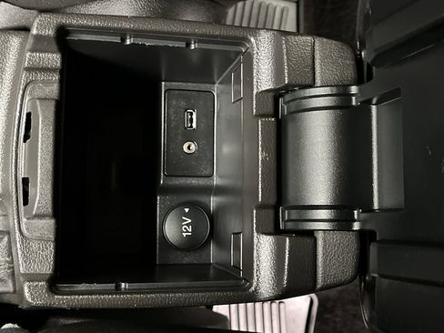 Used 2015 Ford Focus SE w/ SE Cold Weather Package image 20