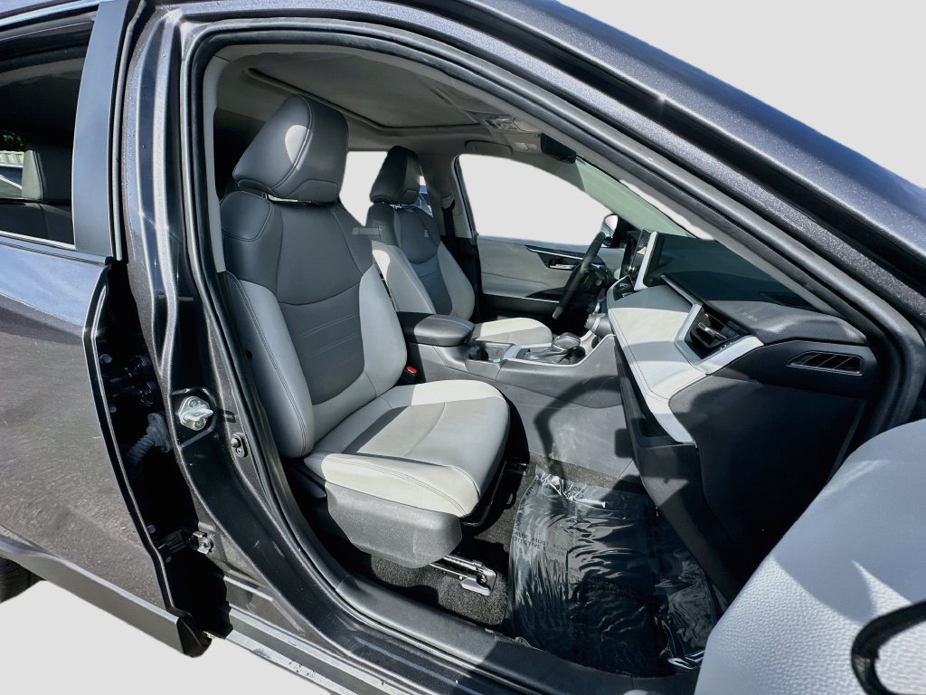 Used 2024 Toyota RAV4 XLE Premium FWD image 27