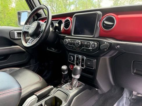 Used 2022 Jeep Gladiator Rubicon w/ Cold Weather Group AWD/4WD image 6