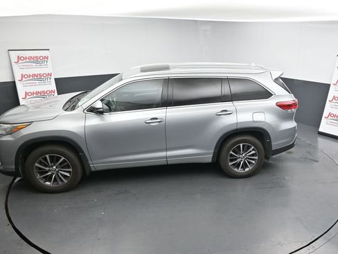 Used 2017 Toyota Highlander XLE image 13