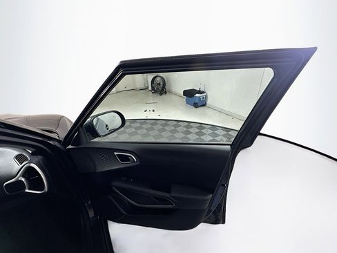 Used 2025 Kia Soul LX w/ LX Technology Package image 30