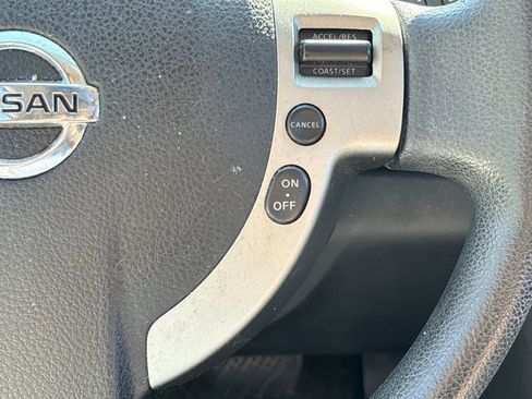 Used 2009 Nissan Rogue SL w/ Premium Pkg image 16