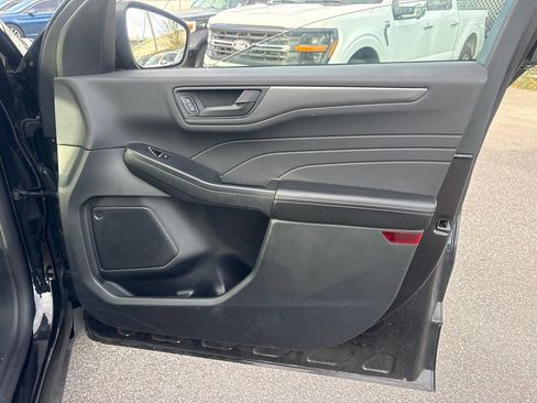 Used 2025 Ford Escape Active FWD image 17