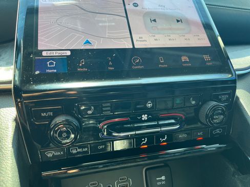 Used 2022 Jeep Grand Cherokee L Limited RWD image 26
