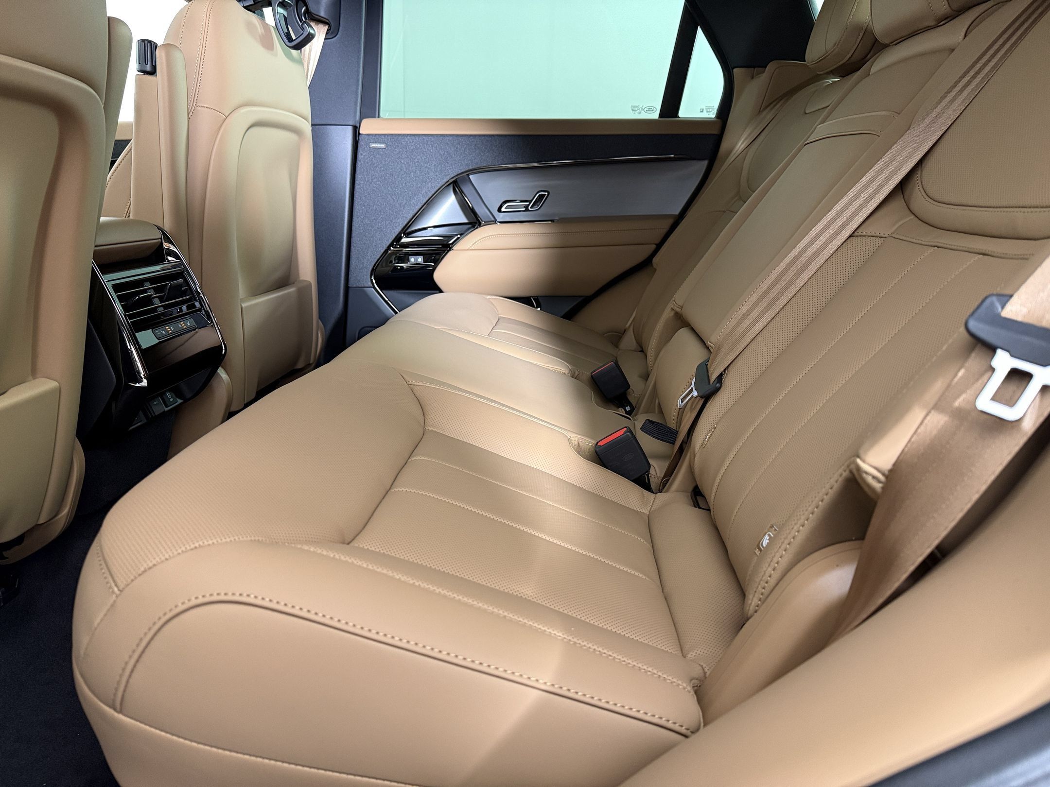 New 2027 Land Rover Range Rover Sport SE AWD/4WD image 23