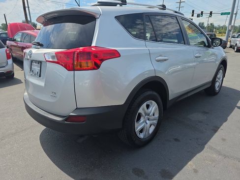 Used 2015 Toyota RAV4 LE AWD/4WD image 7